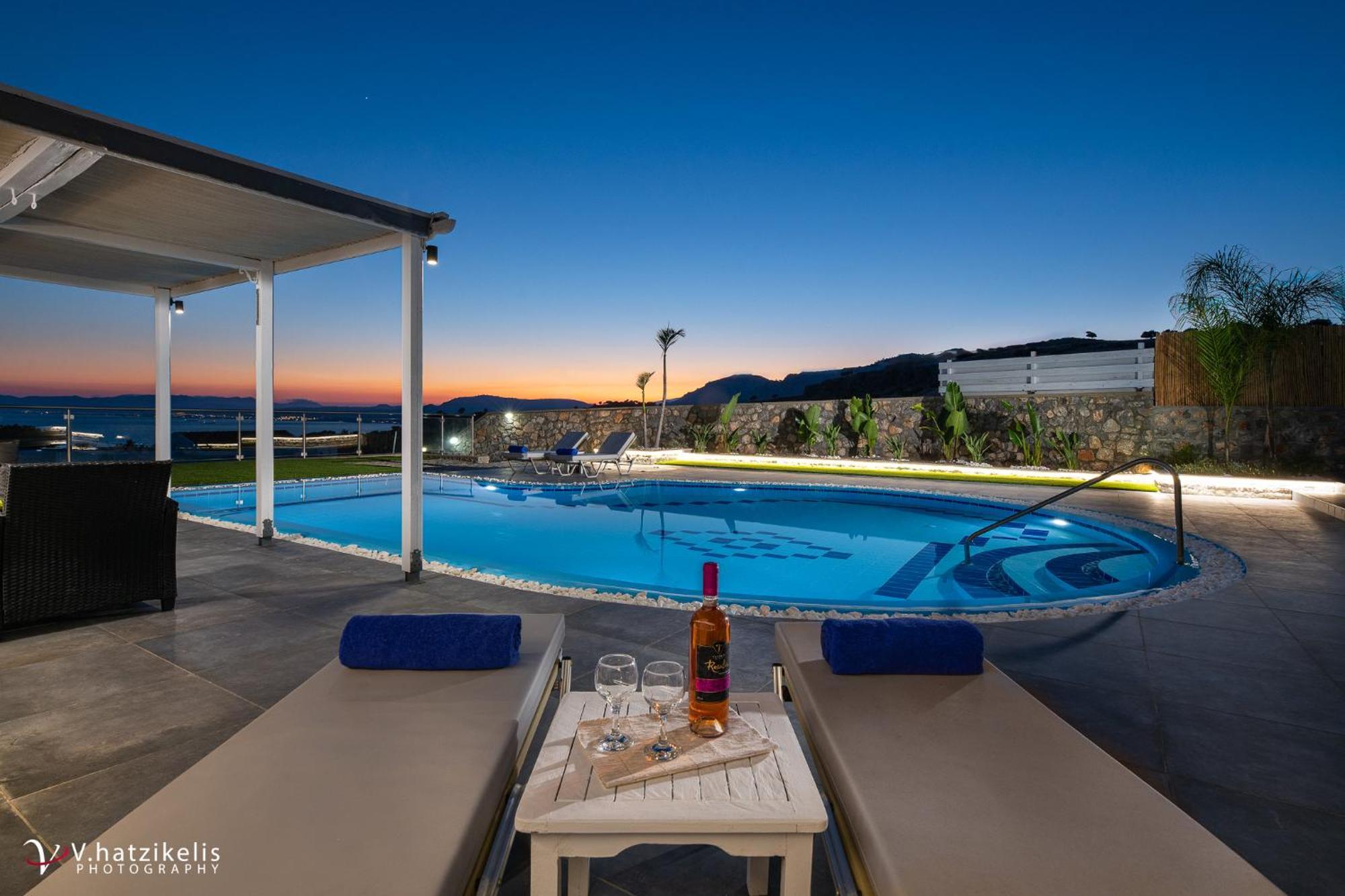 Tony's Place Pefkos Villaer