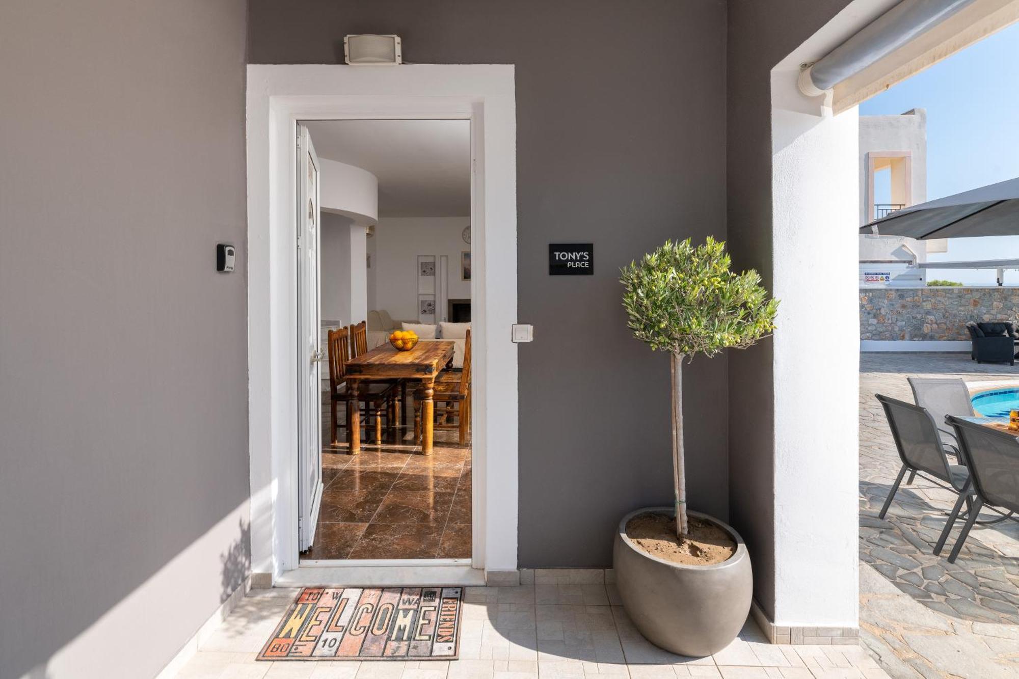 Tony's Place Pefkos Villaer Pefki